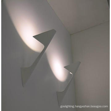 Contemporary White Aluminium Alloy Wall Mounted Lamp (897W)